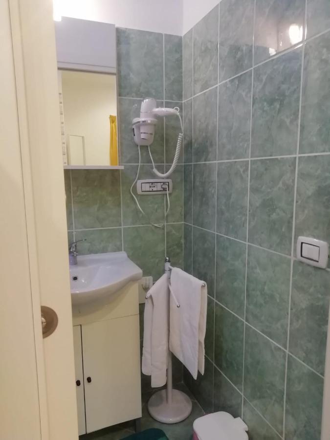Apartment Urbino 33 Рим Экстерьер фото