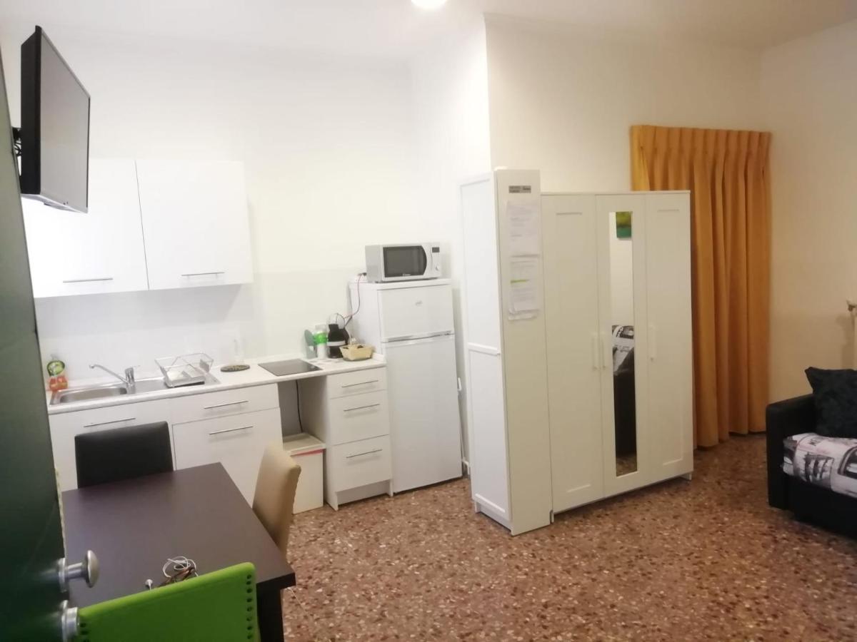 Apartment Urbino 33 Рим Экстерьер фото